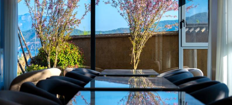 有风的湖景度假酒店(泸沽湖花海码头店 )图片