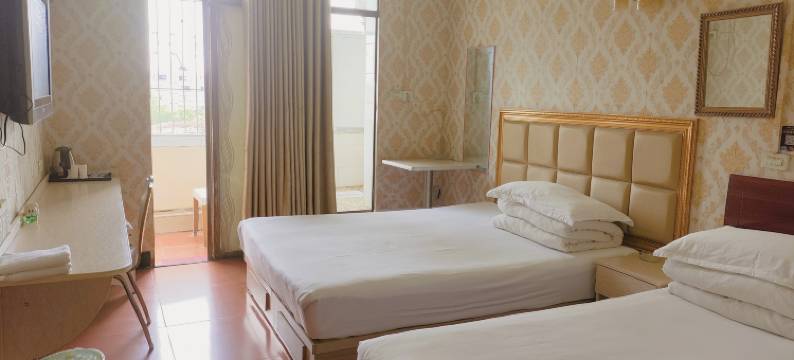 新港旅店(武汉纺织大学阳光校区江夏一中店)图片