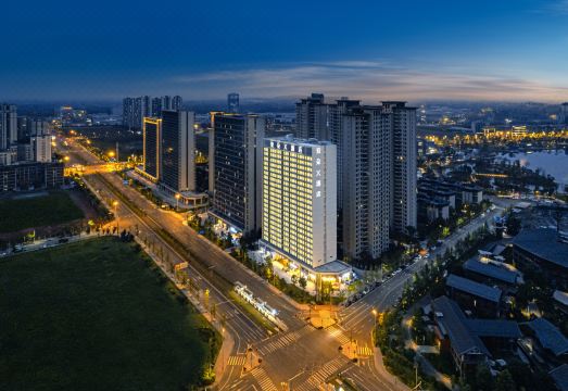 成都郫都菁蓉湖亚朵X酒店外景图