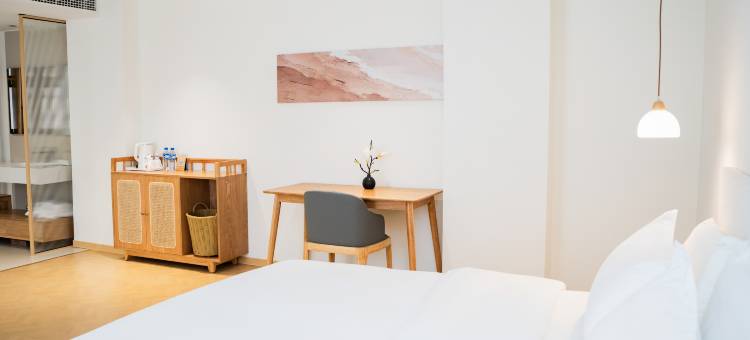 君遨酒店(临沧沧源摸你黑狂欢广场店)图片