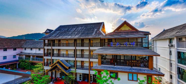 青水河畔酒店图片