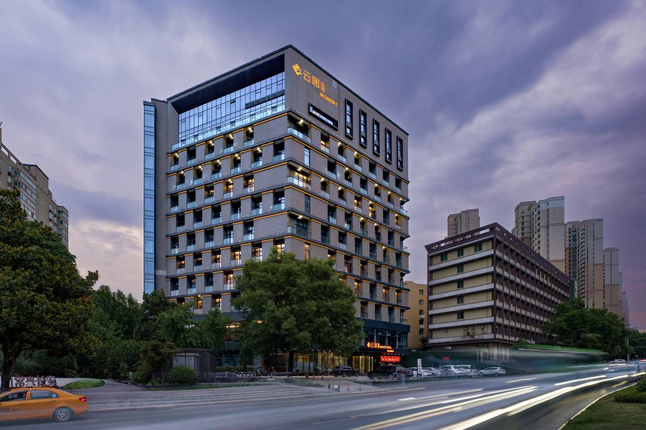 西安大雁塔大唐不夜城非繁云居酒店