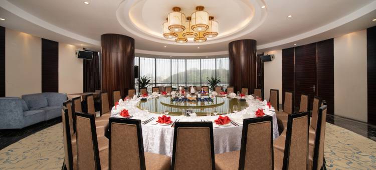 兴义国龙雅阁大酒店(穿云洞公园荷花巷步行街店)图片