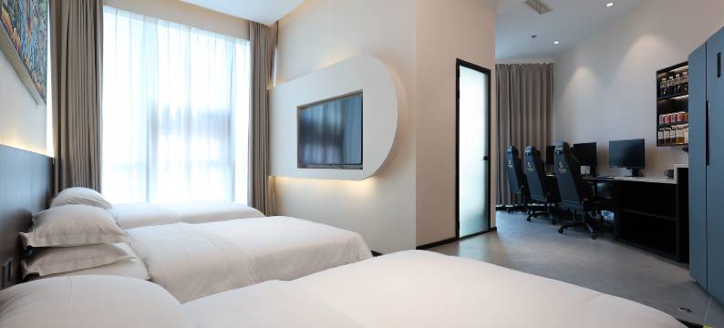 REMAX热麦电竞酒店(南京玄武湖颐和路店)图片