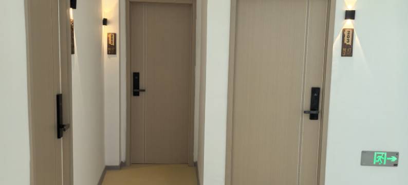 猴子灯青年旅舍(青岛台东步行街店)图片