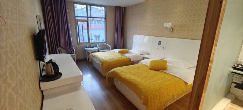 德钦康盛商务酒店图片