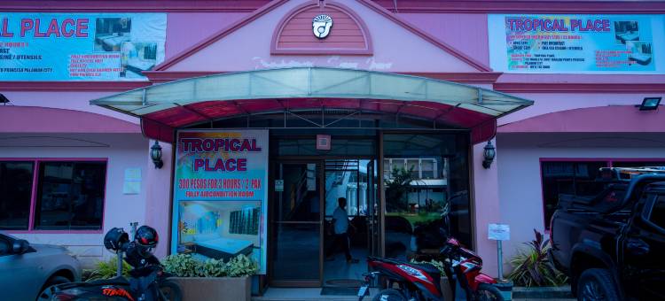 Tropical Place Hotel by RedDoorz图片