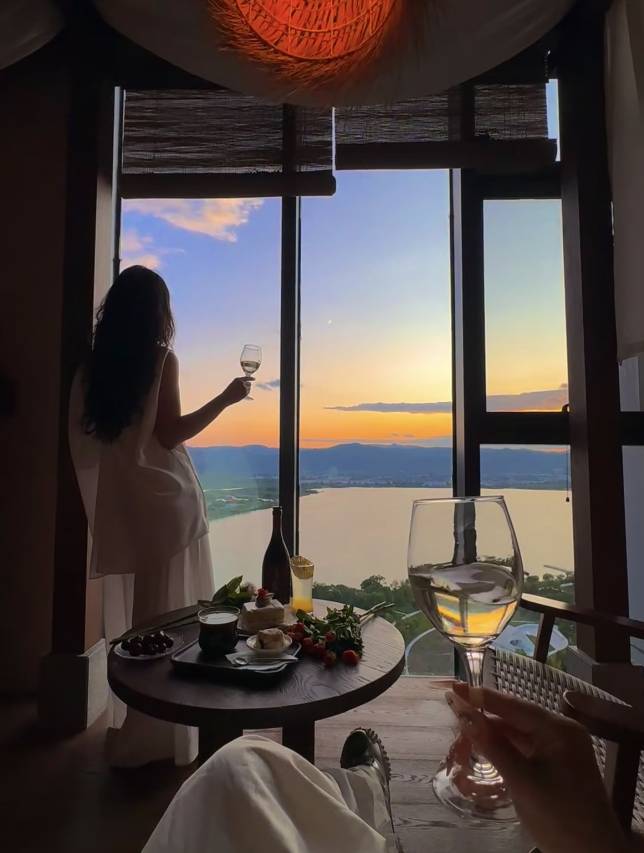 朴寂1900·度假酒店(晋阳湖红灯笼体育场店)图片