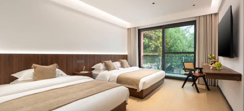 六出花Alstroemeria·拾光伴趣亲子野奢度假美墅(鲁家景区店)图片