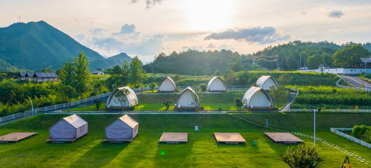 星空湖景露营基地(皖南川藏线红杉林景区店)图片