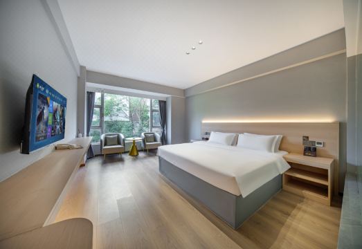 Garden HotelHotel Overview