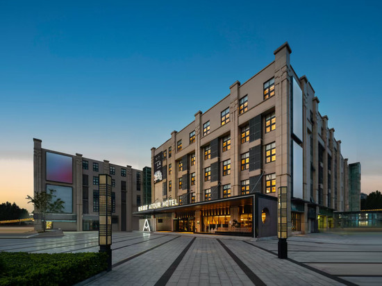 郑州高新区郑州大学亚朵酒店