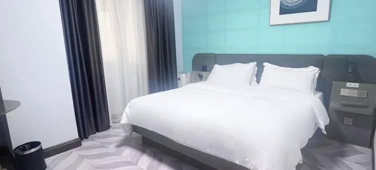 艳阳天酒店(武汉后湖大道地铁站店)图片