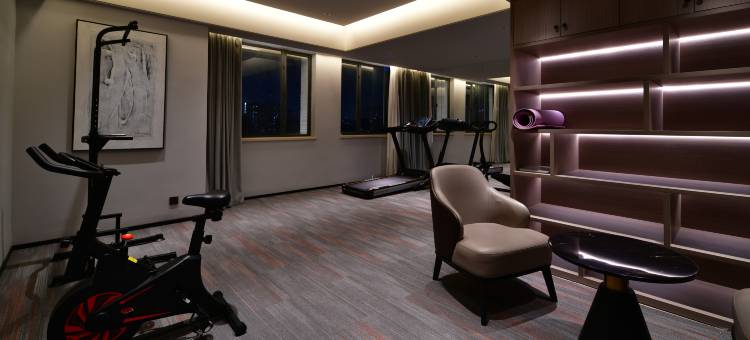 腾顽·ALIENWARE外星人电竞酒店(东莞南城西平地铁站店)图片