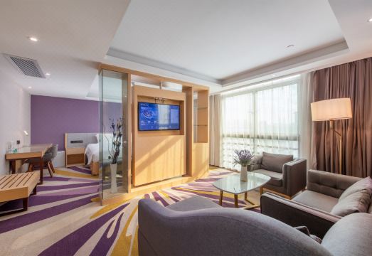 Lavande Hotel (Huawei Gangtou Metro Station)Hotel Overview