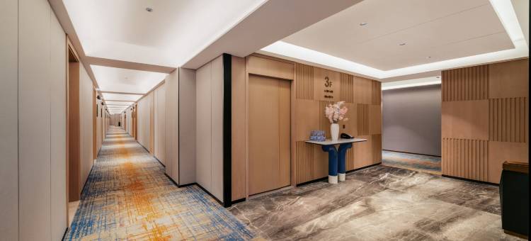 昆明•丽柏WAVESWEPT•MISTYSEA•设计酒店(昆明站环城南路地铁站店)图片