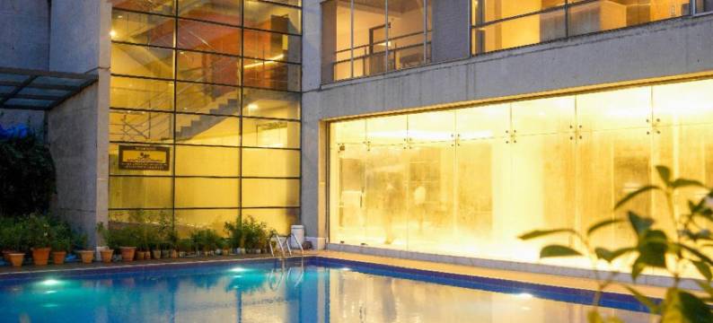 湖畔高镜酒店(Lakeshore Heights)图片