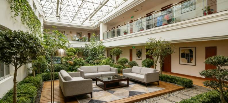 东影花园精品酒店(兰州大学火车站地铁站店)图片