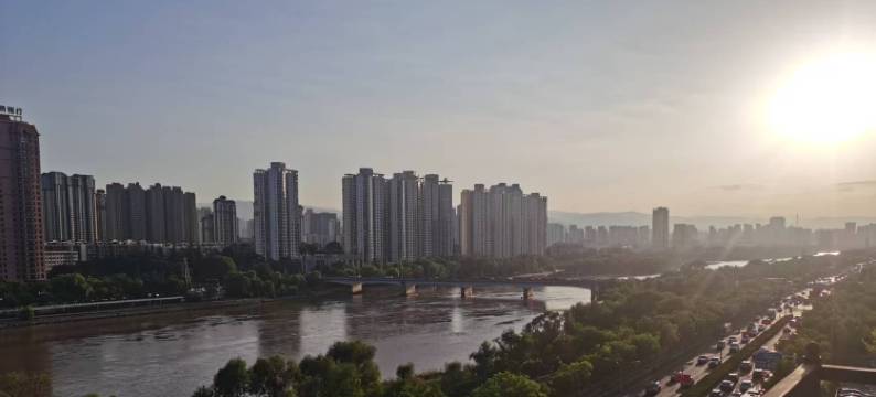 昆仑龍庭之家青旅(兰州高铁西站店)图片