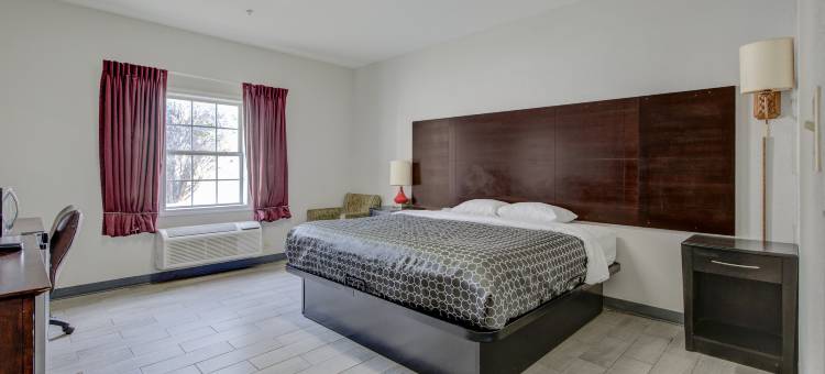 靠近洛克斯特格罗夫I 75的种植园客栈及套房(Plantation Inn & Suites Near Locust Grove I 75)图片