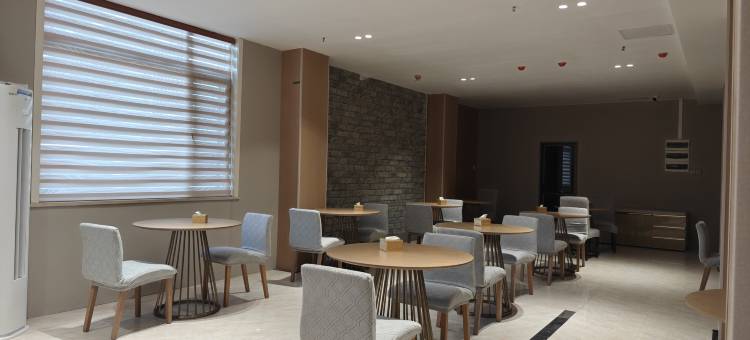 如家睿柏·云酒店(运城临猗县峨嵋公园店)图片