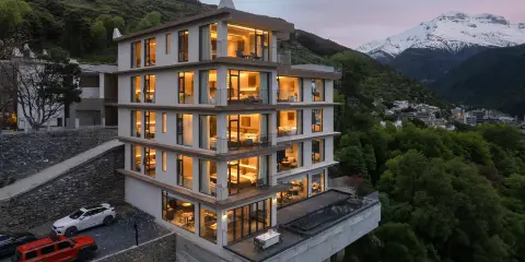 雲棲岄·彌氧雪山懸崖民宿(雙橋溝店)