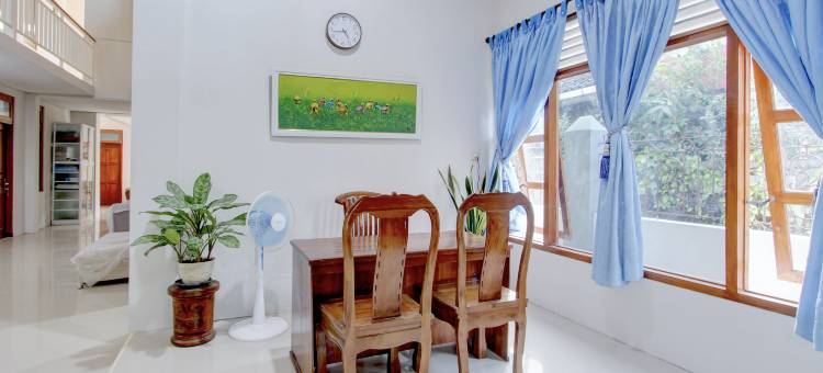 OYO 95374 Omah Ngentak家庭旅馆(OYO 95374 Omah Ngentak Family Guest House)图片