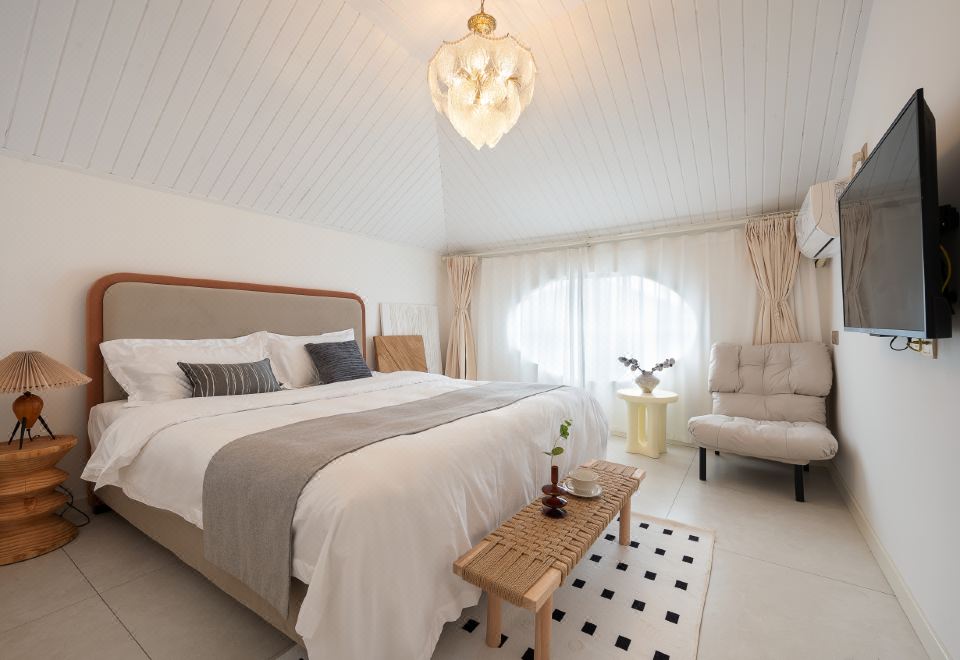 Muyanxi Hostel (Shanghai International Resort) Hotel Overview