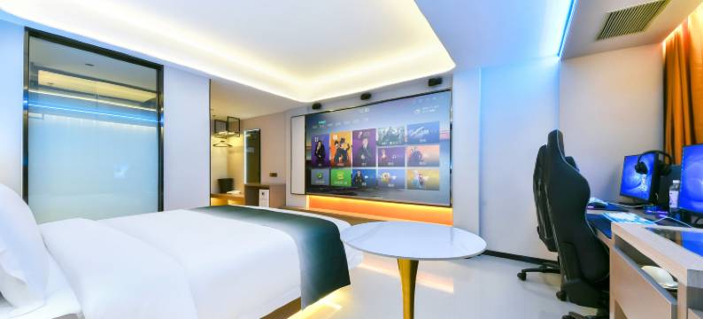 叶与晨电竞电影民宿(桥西区政府店)图片