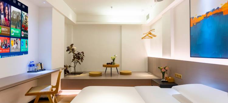 转角城市酒店(奥飞广场中骏世界城店)图片