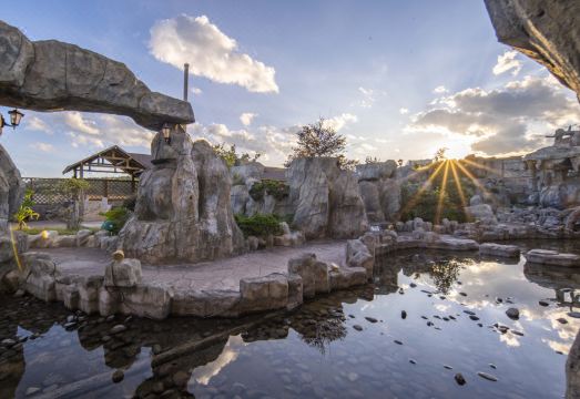 翰承国际温泉酒店（楚雄彝人古镇西南义乌博览城店）外景图