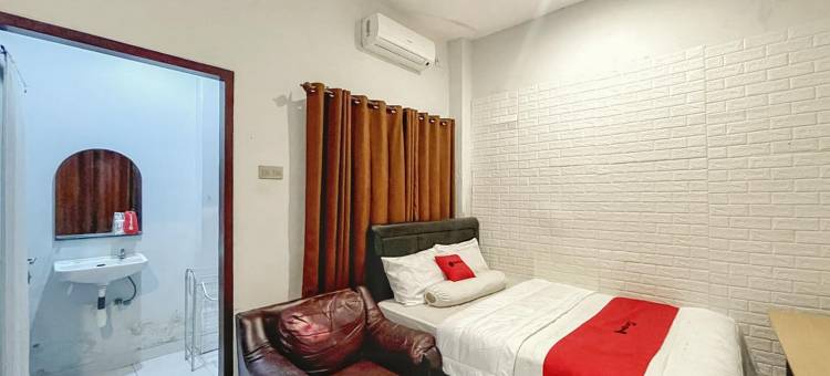 RedDoorz near Siloam Hospital Mataram图片