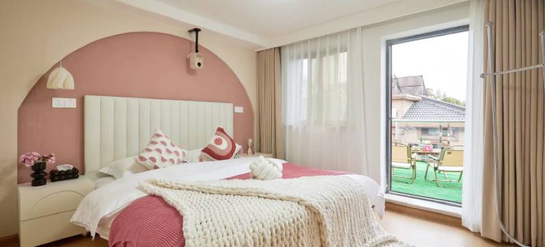 一介巷子里·露营影音设计民宿(普陀山机场蜈蚣峙码头店)图片