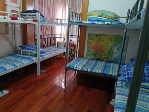 英子青年旅舍(重庆观音桥步行街店)