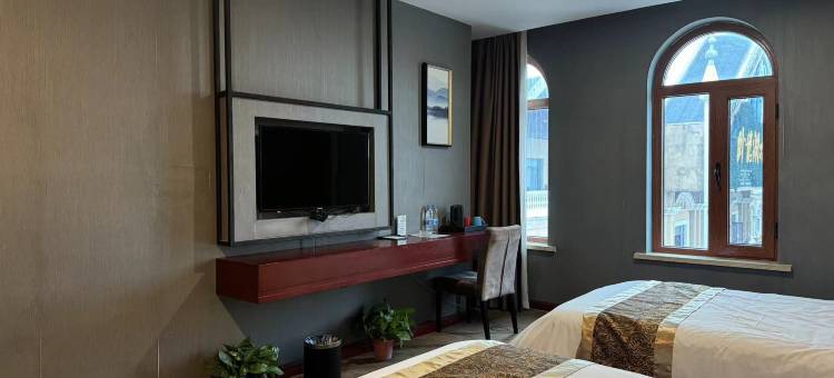 康平卧龙湖假日酒店图片