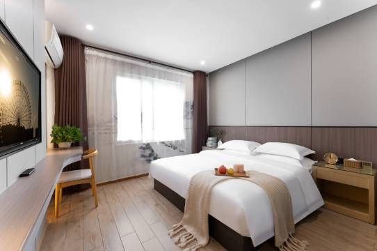 花兮酒店(泸州高中西南医科大学忠山校区店)