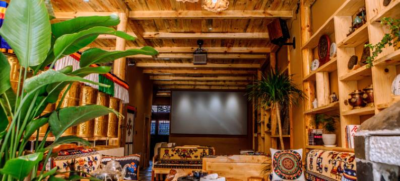 会泽芊訸影院名宿图片