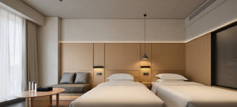 世鉴酒店(南郊机场经开万达店)图片