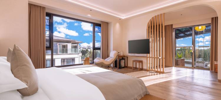 腾冲万福居 Holiday Villa 私汤温泉美宿(瑷辉公园店)图片