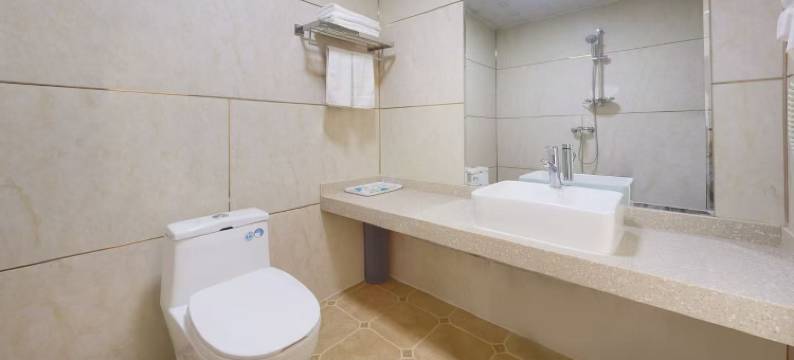 揽胜商务酒店(锡林浩特中心医院店)图片