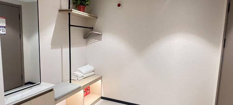 裕前酒店图片