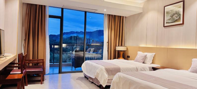 兴安依山伴水大酒店图片