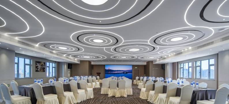 杭州西湖湖滨银江宾馆(万安桥地铁站店)图片