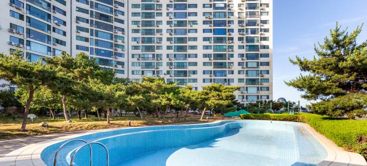 启明假日酒店(威海半月湾沙滩店)图片