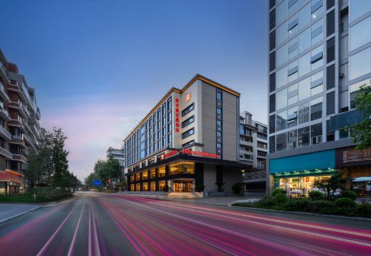 成都宽窄巷子希尔顿花园酒店外景图