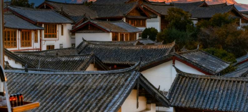 丽江古城·半山漫庭·日照金山雪山胜景观景度假民宿(四方街店)图片