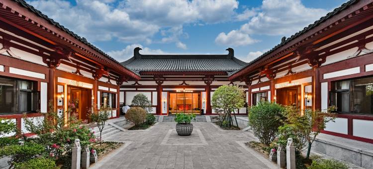 锦云拾七民宿(洛邑古城丽景门十字街店)图片