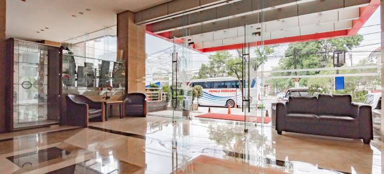 红门优选牛顿里奥万隆酒店-由红门酒店管理(Urbanview Hotel Newton Riau Bandung by RedDoorz)图片