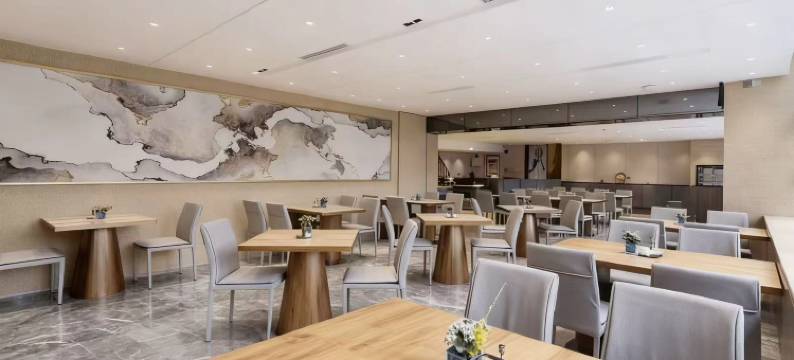 广州东方国际酒店(市桥地铁站星力动漫游戏产业园店)图片