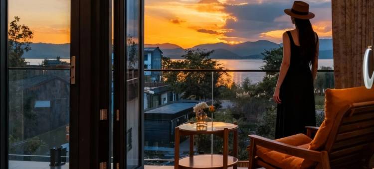 朝日闲云海景美宿(大理洱海龙龛码头观景台店)图片